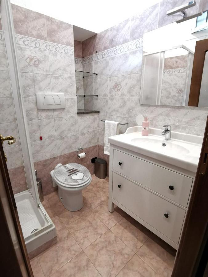 Апартаменты Casa In Centro Вентимилья Экстерьер фото