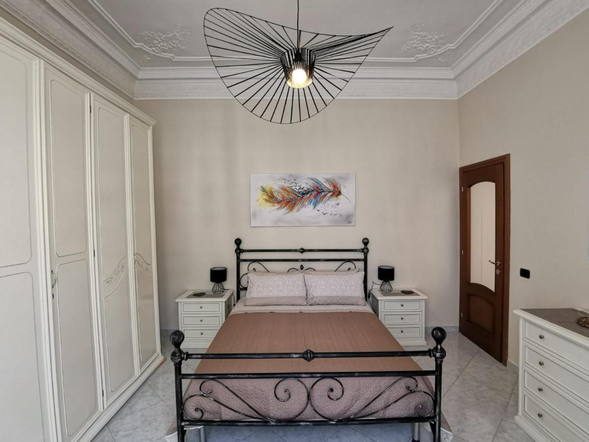 Апартаменты Casa In Centro Вентимилья Экстерьер фото