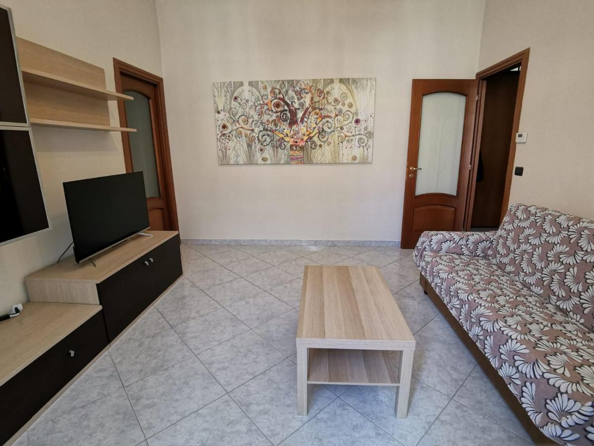 Апартаменты Casa In Centro Вентимилья Экстерьер фото